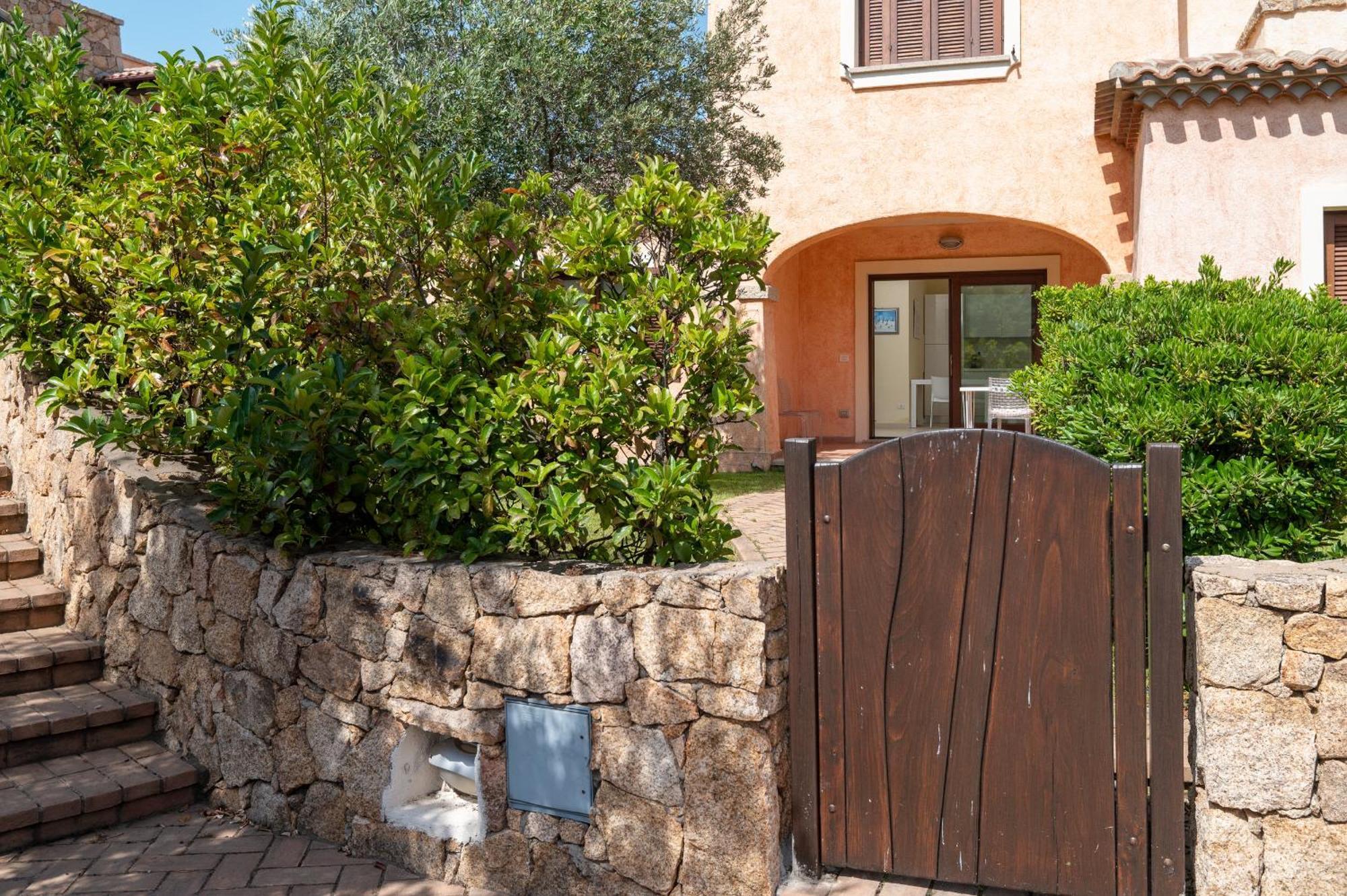 Villaggio Perlacea - Your House In Sardinia Голфо Аранчи Екстериор снимка